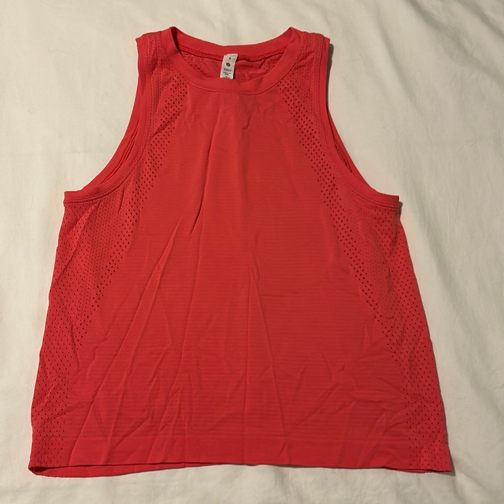 Women’s lululemom cropped workout tank